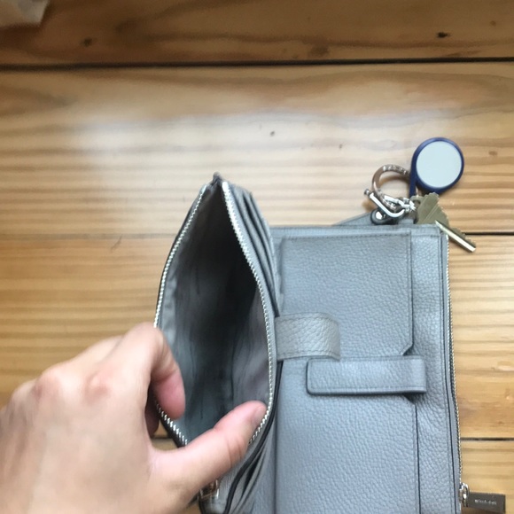 Michael Kors Wristlette / Wallet - Picture 5 of 7